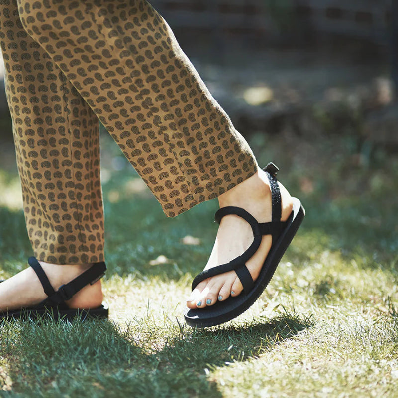 1129714	LOCK-ON SANDALS