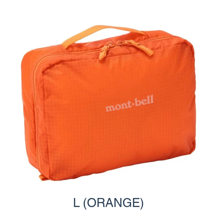 Vertical efficiency for the modern nomad: The Travel Kit Pack (M/L) unfurls to create a tiered workstation, keeping your daily essentials organized and off damp surfaces.