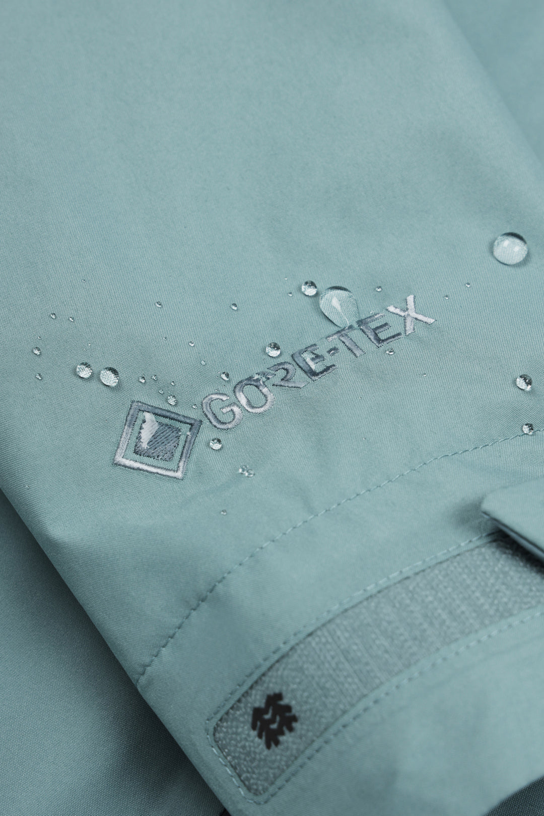 Kolon Sport Women's GORE-TEX 2L Windchaser Jacket — JKJGX26212DMI_LZ15
