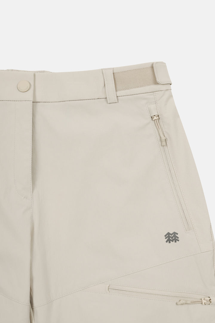Kolon Sport Women's WIGO Light Regular Fit Shorts in L/Beige — detail
