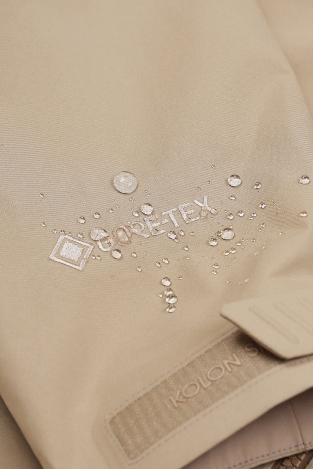 Kolon Sport Men's GORE-TEX 2L Windchaser Jacket — JWJGX26211BEI_LZ14