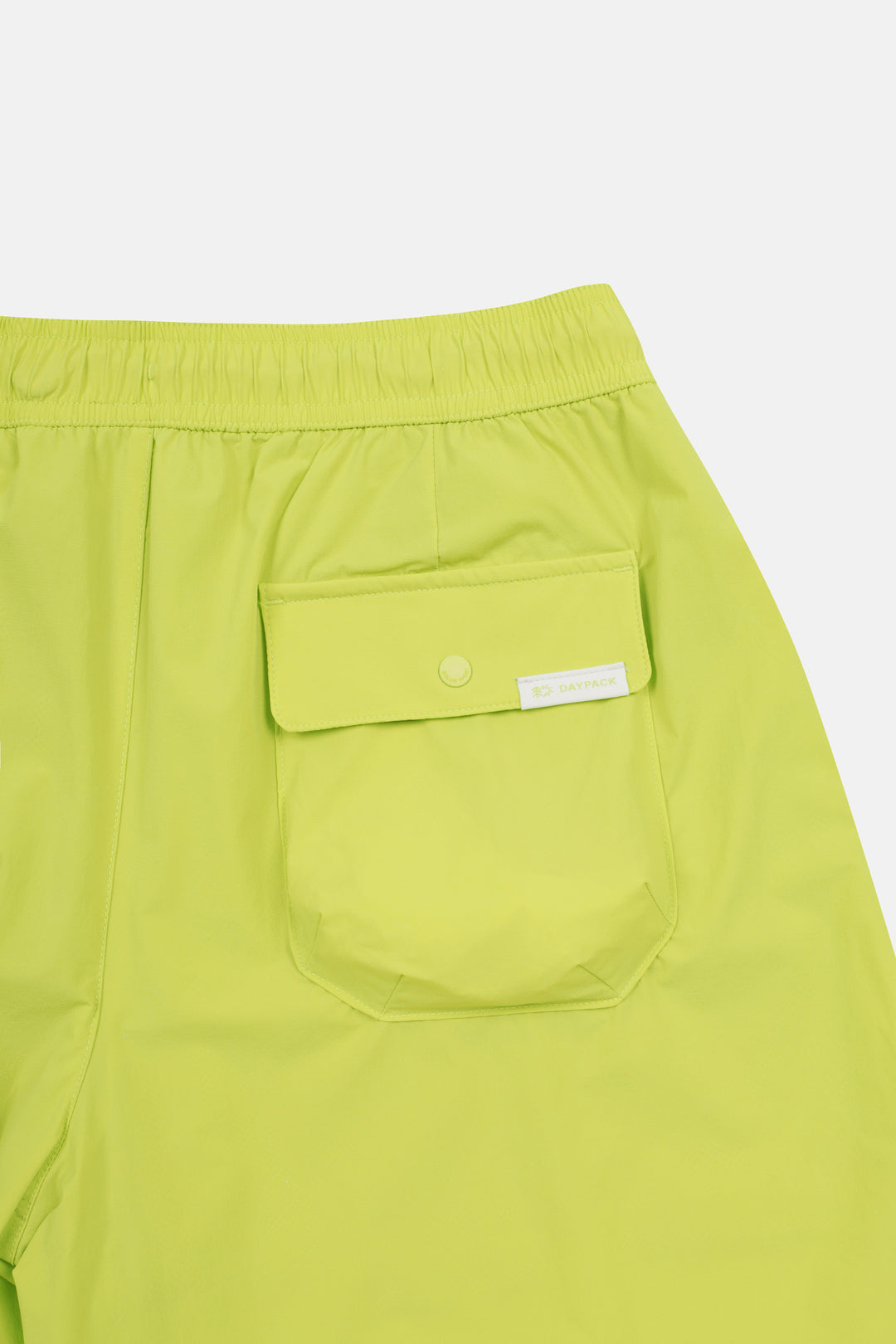 Kolon Sport Women’S Daypack Wide Fit Shorts in Apple — view 7