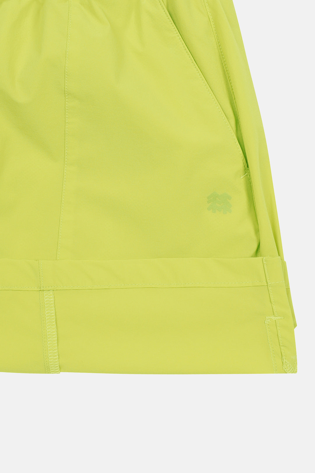 Kolon Sport Women’S Daypack Wide Fit Shorts in Apple — view 9