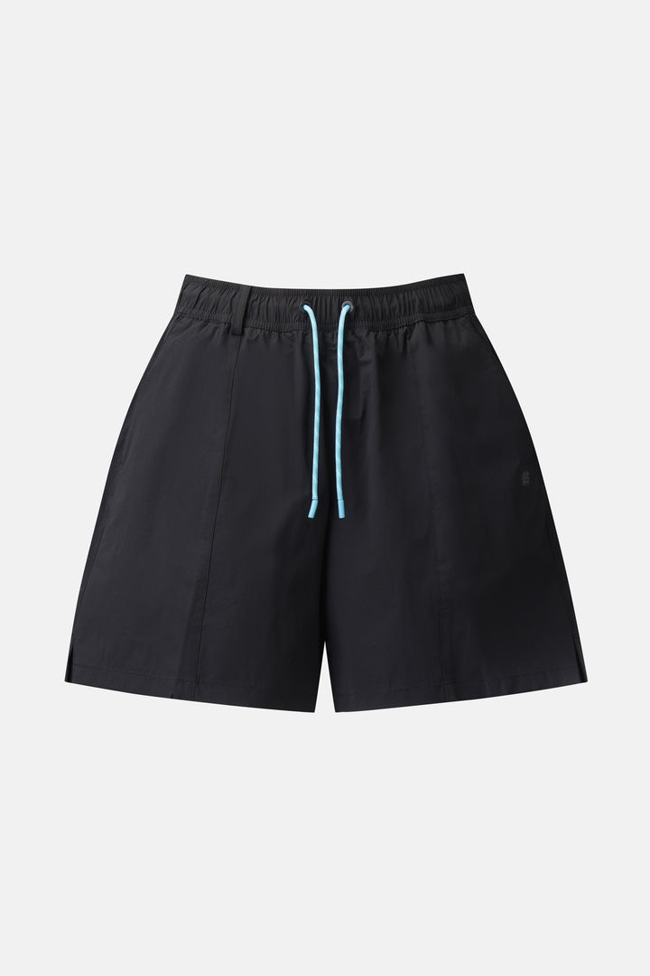 Kolon Sport Women’S Daypack Wide Fit Shorts in Black — hero shot