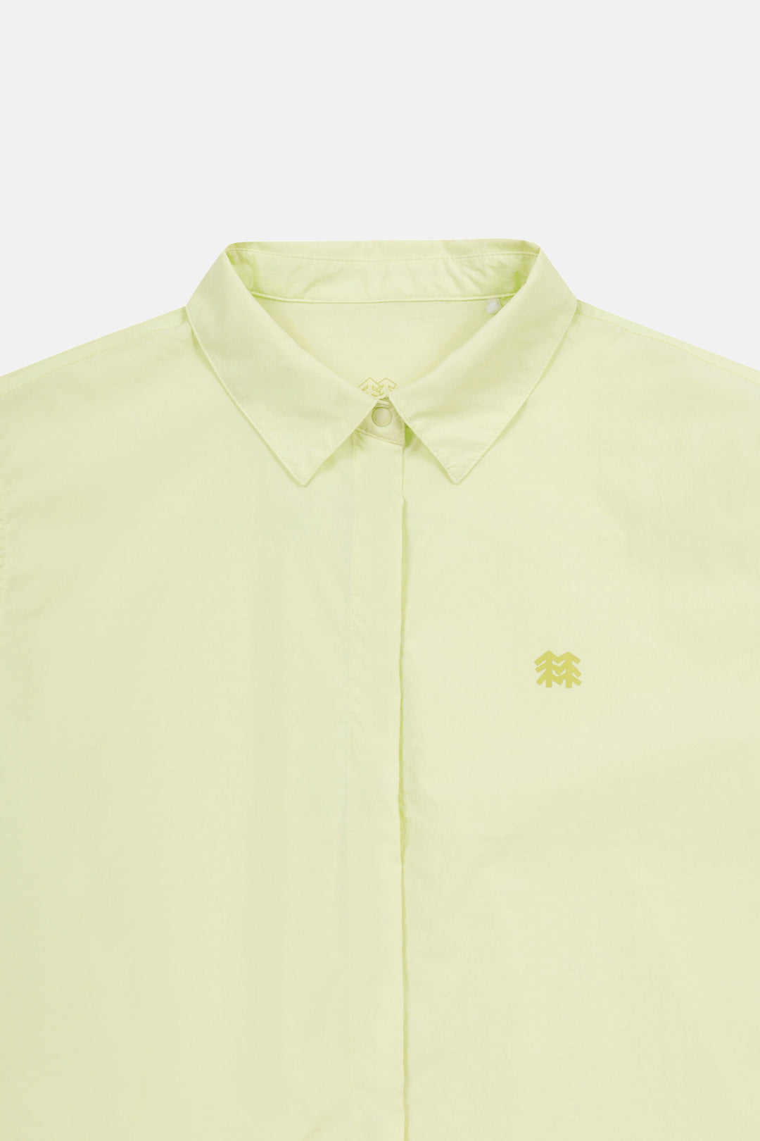 Kolon Sport Women’S Daypack Cropped Short Sleeve Shirt in L/Apple — back view